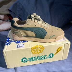 Puma Beige and Teal Sneakers